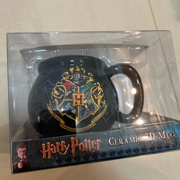 NWT Harry Potter cauldron mug - Picture 2 of 4